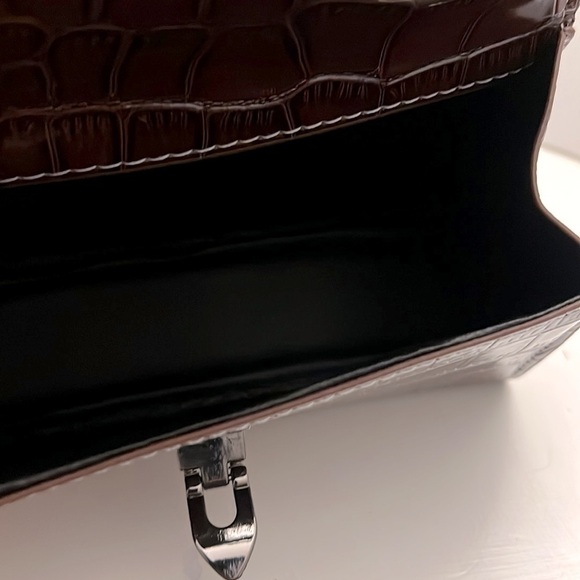 Vegan Alligator Stud and Chain Closure Mini Purse Handbag - Picture 7 of 9